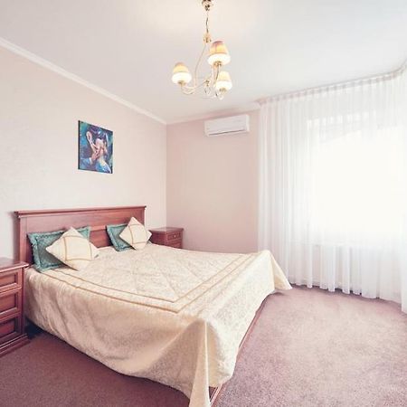 Роскошная 3К Квартира 170М2 На Оболонской Набережной Kiev Buitenkant foto
